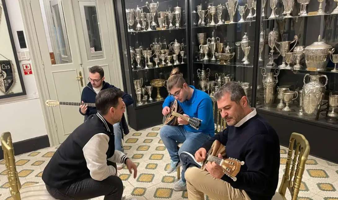 μπουζούκι