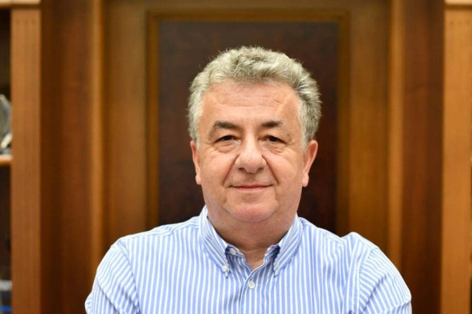 αρναουτακης