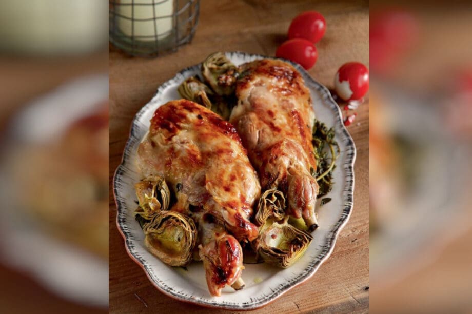 Πασχαλινό αρνάκι στον φούρνο με αγκινάρες από την Κρήτη