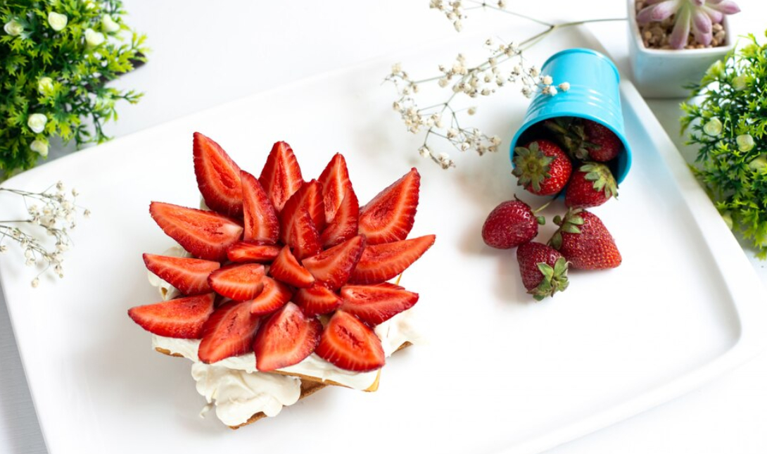 Fraisier – Τούρτα με κρέμα βανίλιας και φράουλες
