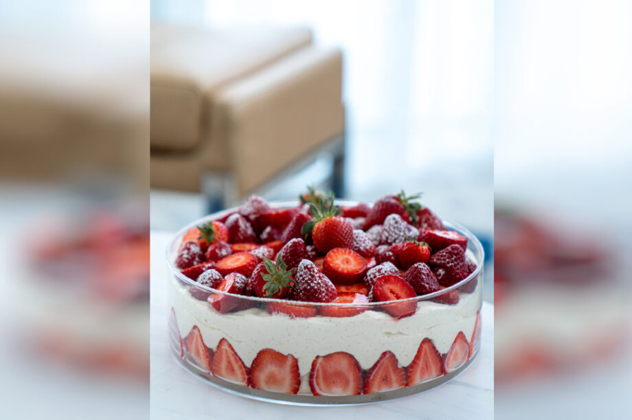 Fraisier – Τούρτα με κρέμα βανίλιας και φράουλες