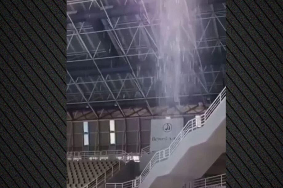 ΟΑΚΑ κολυμβητήριο βροχή