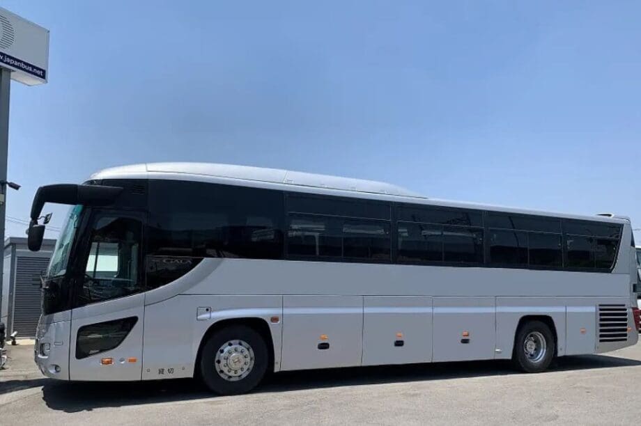 τουριστικό λεωφορείο