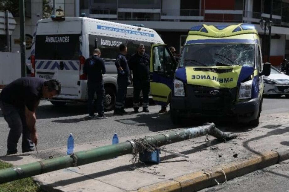 τροχαίο ασθενοφόρο