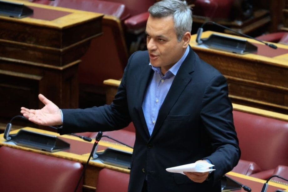 Χάρης Μαμουλάκης