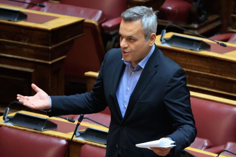 Χάρης Μαμουλάκης