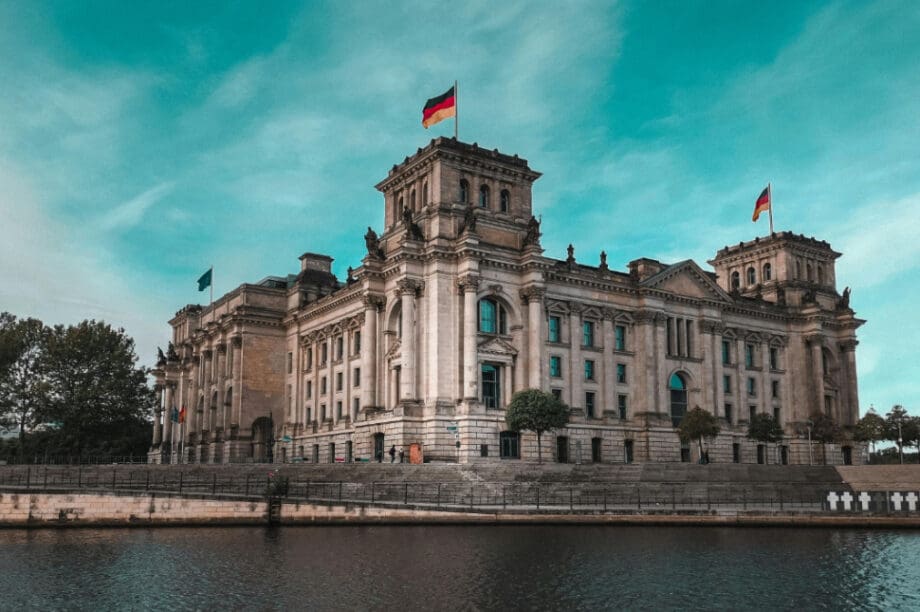 Νότης Μαριάς: Δανειακή σύμβαση του πρώτου μνημονίου και γερμανικές αποζημιώσεις