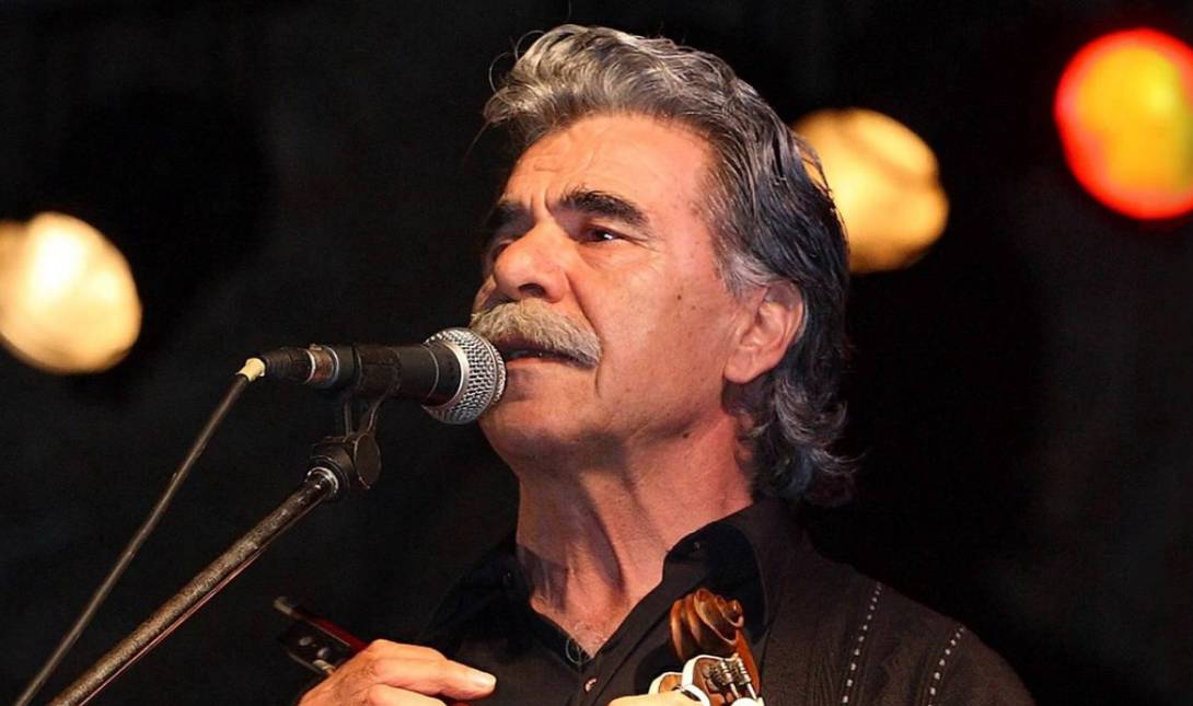 Βασίλης Σκουλάς