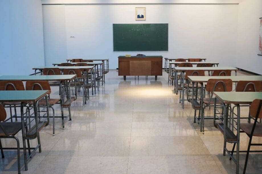 Πάσχα: Έκλεισαν τα σχολεία