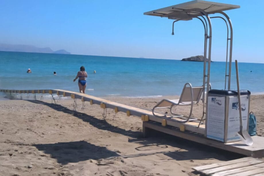 Ο Δήμος Αποκορώνου δεσμεύεται για ισότιμη πρόσβαση στις παραλίες του και για τα άτομα ΑΜΕΑ