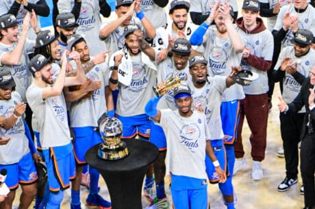 NBA: Στους τελικούς οι Θάντερ 124-94 τους Τίμπεργουλβς