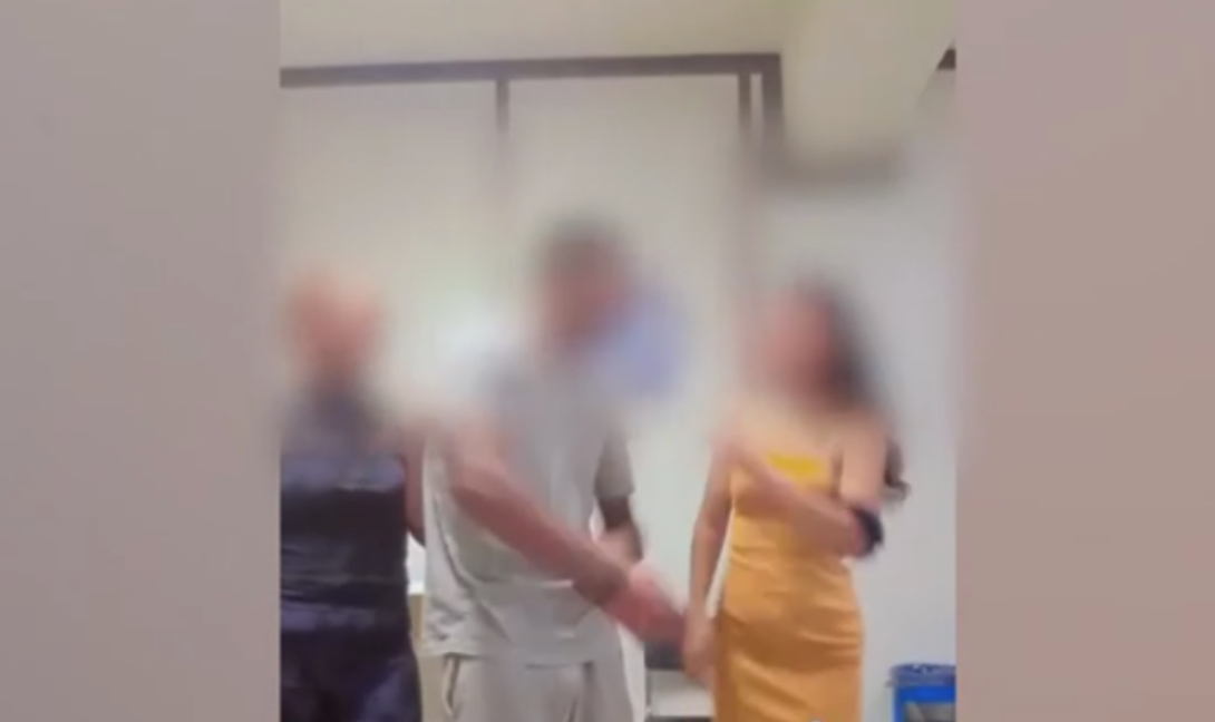 Η κατάθεση στην Αστυνομική Διεύθυνση μετατράπηκε σε... γλέντι (βίντεο)