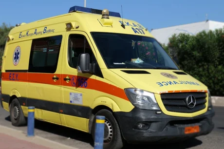 Ασθενοφόρο- ΕΚΑΒ τροχαίο ατύχημα