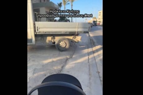 μαμά καροτσάκι παραλιακή