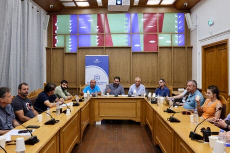 Περιφέρεια Κρήτης: Πραγματοποιήθηκε συνάντηση εργασίας για τη στρατηγική ανάπτυξης του κρητικού αμπελώνα