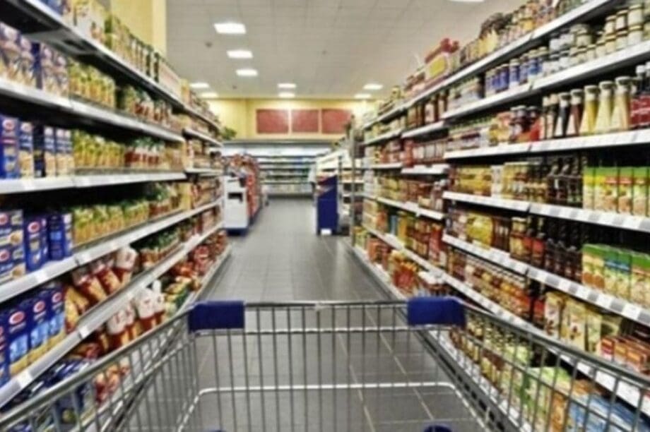 σούπερ μάρκετ Έρχονται νέες ανατιμήσεις σε καφέ, κακάο, μοσχαρίσιο κρέας