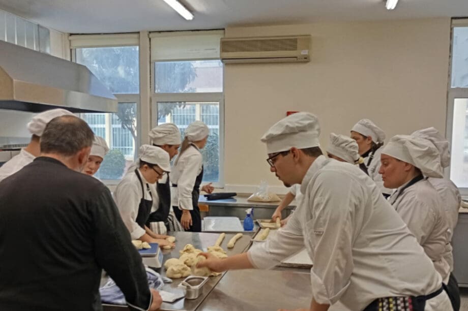 Σχολή ανώτερης επαγγελματικής κατάρτισης τουρισμού Κρήτης: «50 χρόνια συνεχούς λειτουργίας»