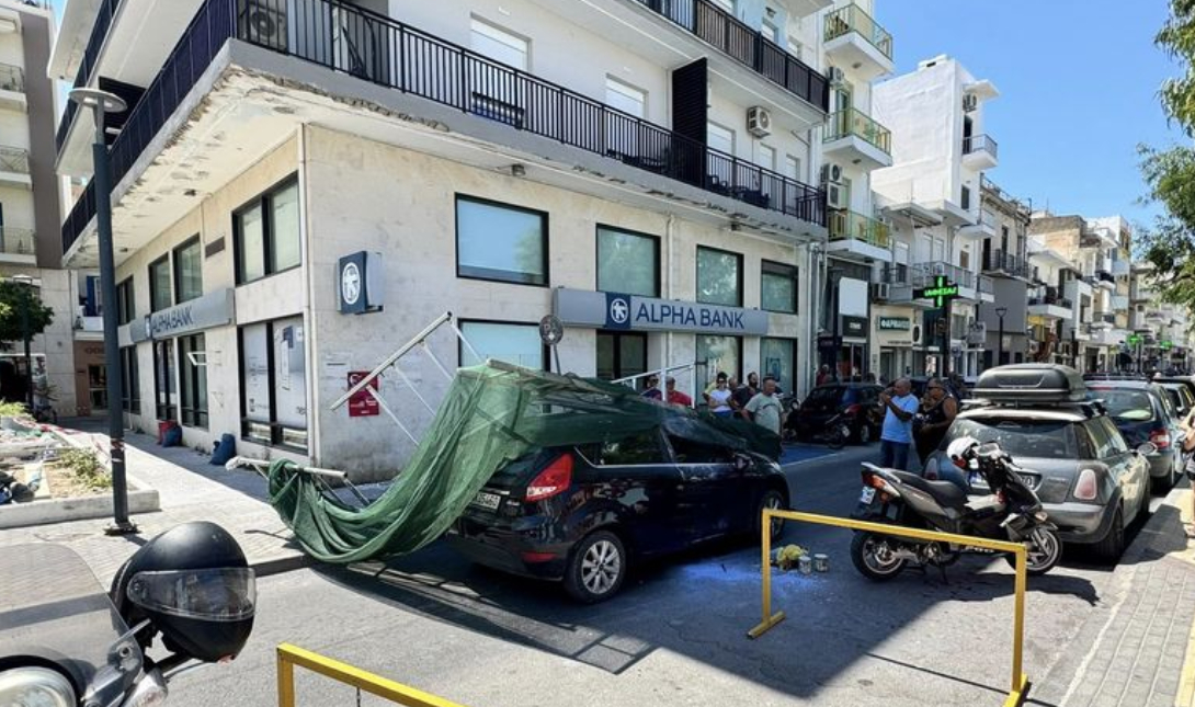 Σκαλωσιά πτώση αυτοκίνητο