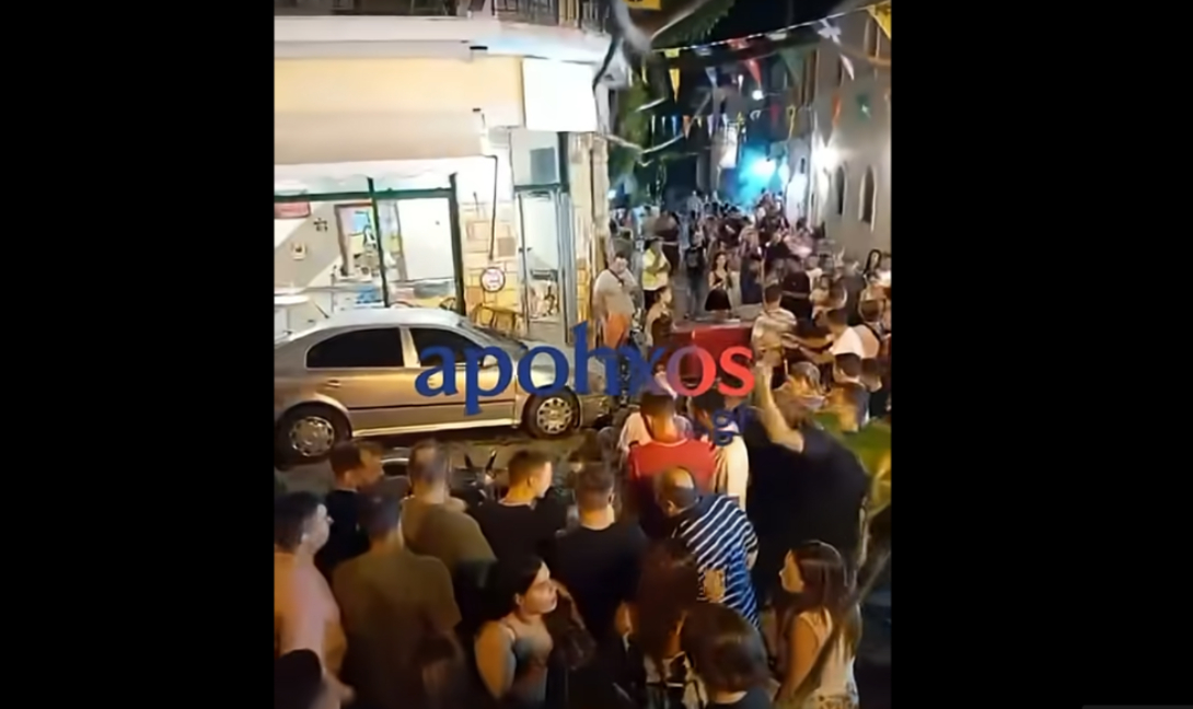 Τρελή πορεία ΙΧ στη Ζακύνθο - Έπεσε πάνω σε πιστούς (βίντεο)