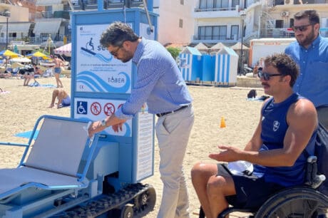 Νέο σύστημα Sea Trac για την πρόσβαση ατόμων με αναπηρία στην παραλία της Νέας Χώρας Χανίων