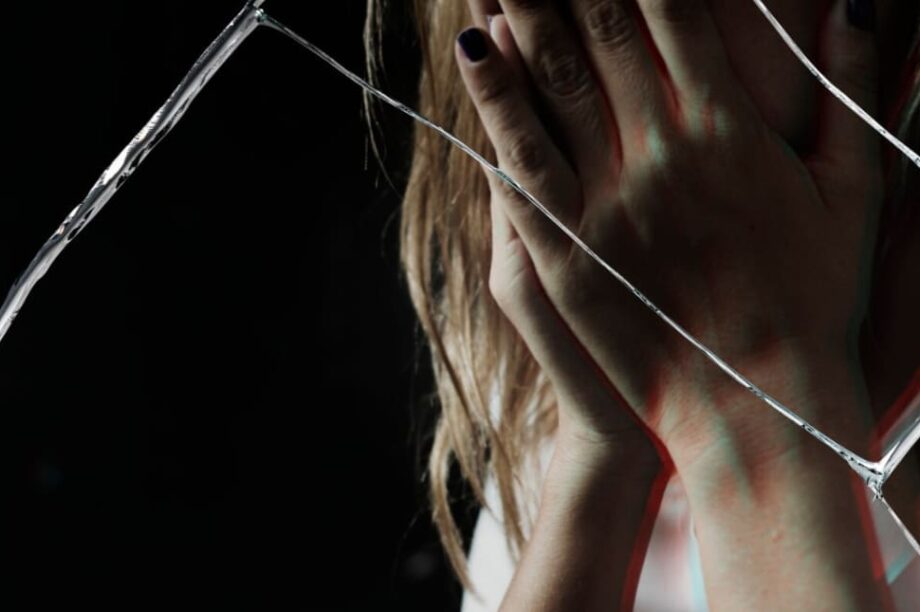 ΚΑΚΟΠΟΙΗΣΗ ΒΙΑΣΜΟΣ ΓΥΝΑΙΚΑ revenge porn βία