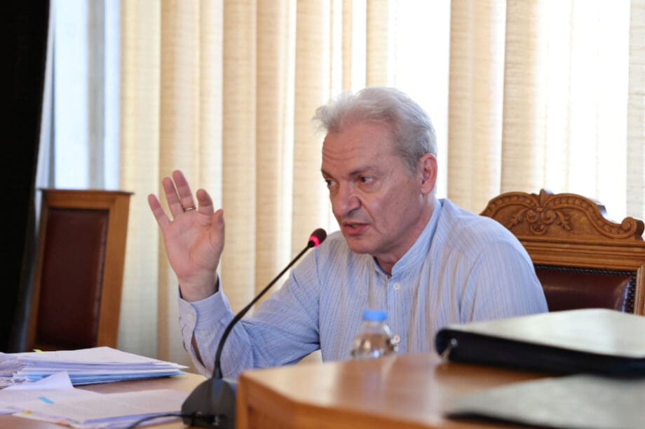 Ο Αλέξης Καλοκαιρινός παρουσίασε στο Δημοτικό Συμβούλιο το σχέδιο συμφωνίας με τον ΟΦΗ για την χρήση του Παγκρητίου Σταδίου (Βίντεο)