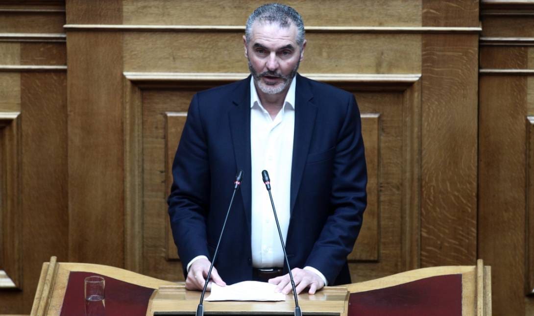Μανόλης Χνάρης