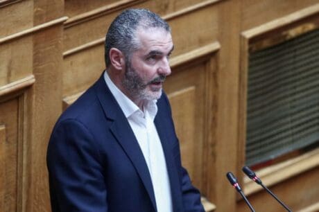 Μανόλης Χνάρης