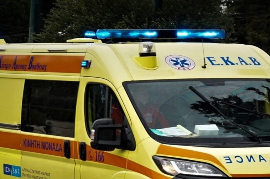 ΕΚΑΒ-ασθενοφόρο Θεσσαλονίκη τροχαίο