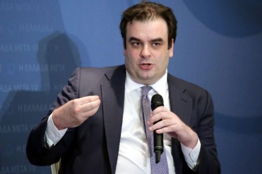 Κυριάκος Πιερρακάκης, Υπουργός Εθνικής Οικονομίας και Οικονομικών ευρώ