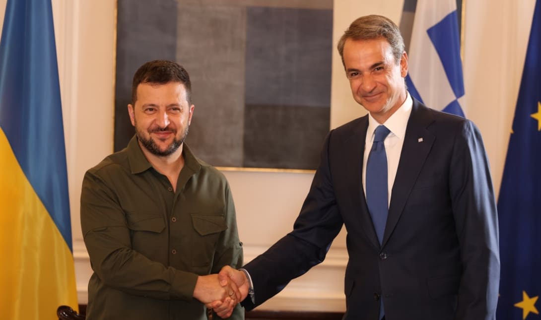 Τηλεφωνική επικοινωνία Μητσοτάκη – Ζελένσκι: Στο τραπέζι αεράμυνα και ανάκαμψη της Ουκρανίας