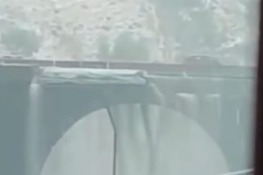 Δρόμος…τρόμος στην Σικελία: Γέφυρα καταρρέει ενώ περνάνε αυτοκίνητα