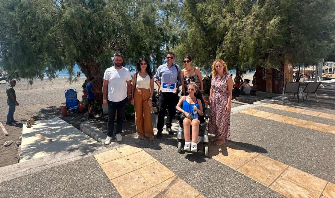 Πρόσβαση στη θάλασσα για όλους: Μια ακόμη δράση συμπερίληψης από τη Χαλκιαδάκης Α.Ε.