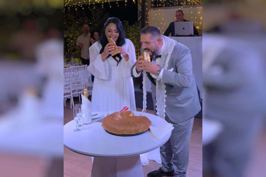 Ηράκλειο: Αντί για τούρτα έκοψαν… ένα τεράστιο burger – Δείτε το βίντεο