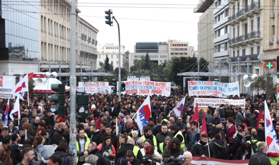 «Κατεβάζει ρολά» η χώρα με την 24ωρη πανελλαδική απεργία