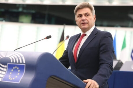 Φαραντούρης