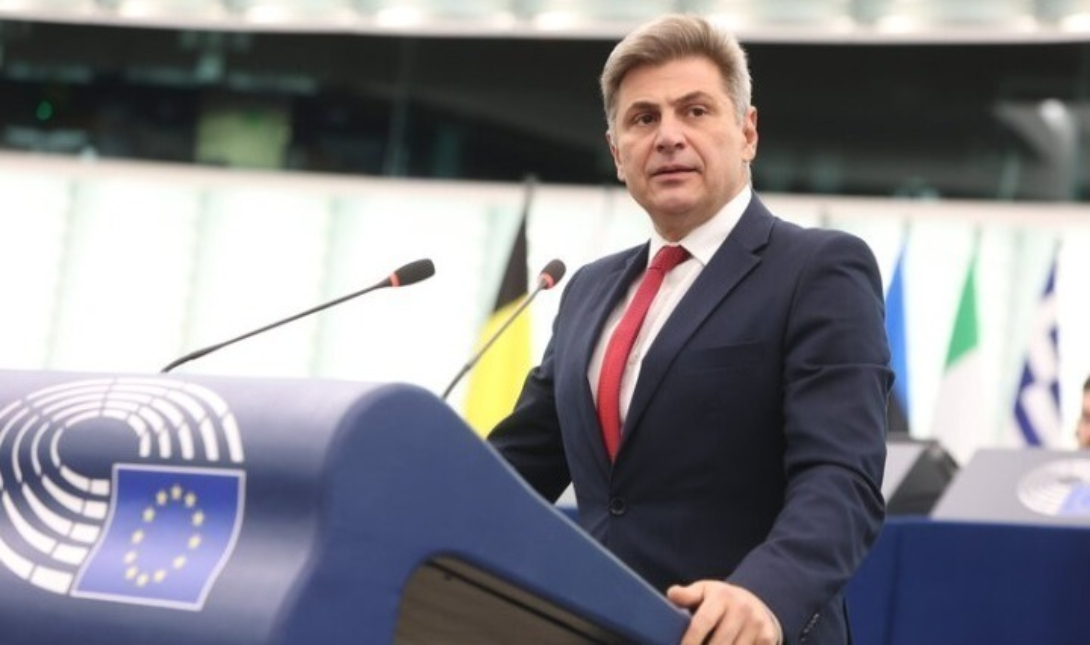 Φαραντούρης