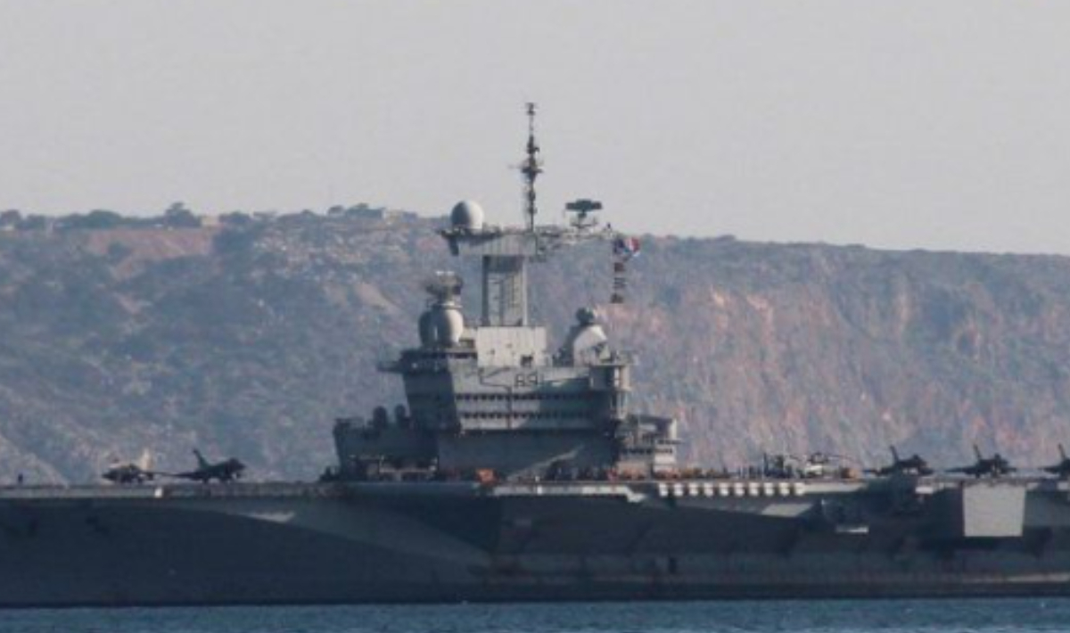 Στην Μεσόγειο το αεροπλανοφόρο Charles de Gaulle – Θα καταπλεύσει στην Σούδα;