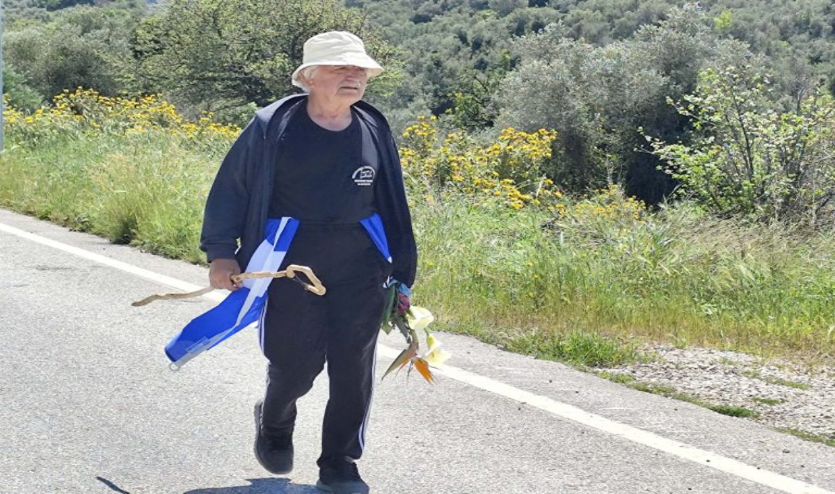 Χανιά: Με την κατσούνα του ο Θεοχάρης Αθητάκης ξεκίνησε την πορεία των 153 χιλιομέτρων