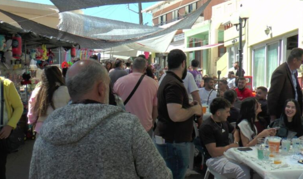 Κοσμοσυρροή στο ιστορικό παζάρι της Μεγάλης Παρασκευής στην Κρήτη!