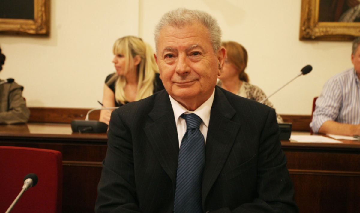 Δίκη Βαλυράκη: Από «θλων και τέμνον» όργανο ο θάνατος του πρώην υπουργού κατέθεσε ιατροδικαστής